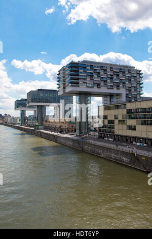 Europa, Deutschland, Köln, die Kran-Häuser am Hafen Rheinau Architekten Hadi Teherani, Rhein Stockfoto