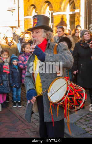 "Anzünder" Performer bei der 2016 Dickens Christmas Festival In Rochester Kent Stockfoto