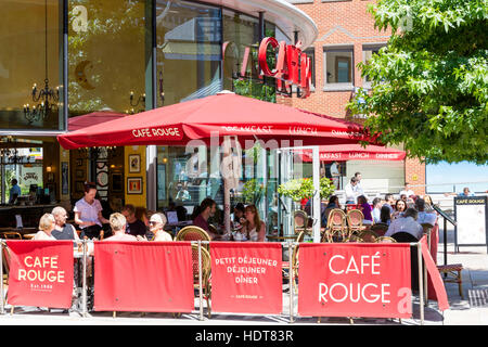 Restaurant Cafe Rouge in Woking Altstädter Ring, Woking, Surrey, England, Vereinigtes Königreich Stockfoto