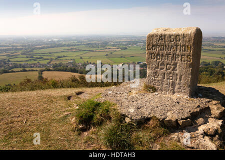 Das Denkmal an der Spitze der Brent Knoll in Somerset feiert das goldene und Diamond Jubiläen von Königin Victoria Stockfoto