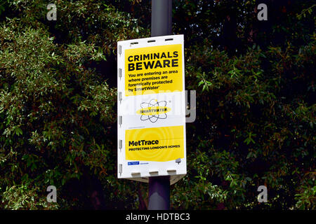 London England, UK. Warnung an die Verbrecher - Smartwater Stockfoto