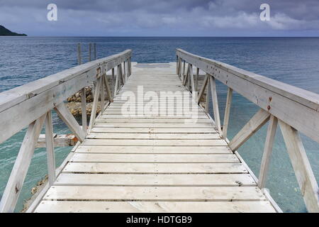 Steg benannt, die Queen Elizabeth II Landung zu Ehren von einem 1974 Besuch von Queen-verwendet von den Besuchern von Kreuzfahrt Schiffe, Nanggol oder lan sehen wollen Stockfoto