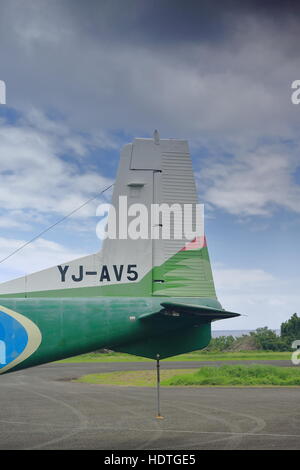 Lonorore Flughafen, Pfingsten Insel Vanuatu-Oktober 15, 2014: das Flugziel NF-222 Luganvile erwärmt sich Motoren während des Wartens auf Start Zeit Stockfoto