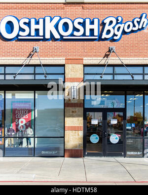 Das äußere des eine OshKosh B'gosh Kinder Bekleidungsgeschäft gelegen Memorial Road, Oklahoma City, Oklahoma, USA. Stockfoto