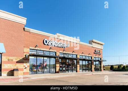 Das äußere des eine OshKosh B'gosh Kinder Bekleidungsgeschäft gelegen Memorial Rd., Oklahoma City, Oklahoma, USA. Stockfoto