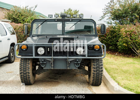 Ein HumVee Polizei taktische Fahrzeug parkte auf dem Parkplatz der Stadt von Purcell, Oklahoma, öffentliche Sicherheit Complex Stockfoto