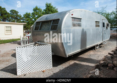 Alte spartanische Reisetrailer-Ausstellungen im Clark County Museum Henderson, Las Vegas, Nevada. Stockfoto