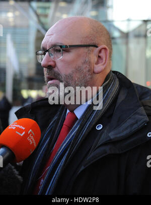 ASLEF Generalsekretär Mick Whelan verlassen die Schlichtungsstelle Acas in London, wie Gespräche zur Beilegung des Streits Südbahn bis morgen vertagt haben. Stockfoto