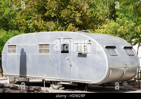 Alte spartanische Reisetrailer-Ausstellungen im Clark County Museum Henderson, Las Vegas, Nevada. Stockfoto