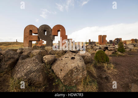 Armenische Alphabet Denkmal; Aparan, Provinz Aragatsotn, Armenien Stockfoto