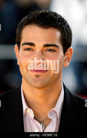 Schauspieler Jesse Metcalfe kommt bei die Peoples Choice Awards in Pasadena, Kalifornien auf Freitag, 9. Januar 2004. Bildnachweis: Francis Specker Stockfoto