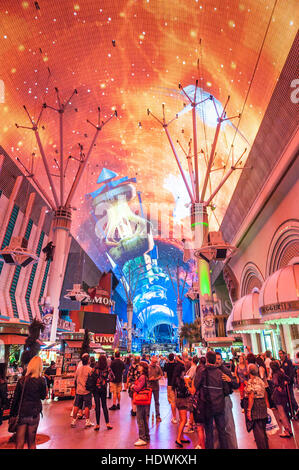 Die Fremont Experience Decke Digitalanzeige über Fremont Street, Las Vegas, Nevada. Stockfoto