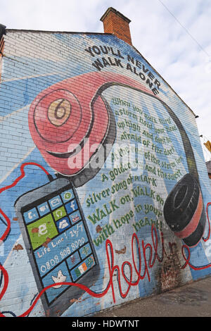 Belfast fällt Rd republikanischen Wandbild-wird You Never Walk Alone, Helpline Ballymurphy St Stockfoto