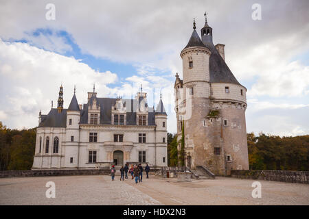 Chenonceau, Frankreich - 6. November 2016: Chateau de Chenonceau, mittelalterliche Burg, Loire-Tal. Es entstand im 15. Jahrhundert, Mischung aus Spätgotik und ea Stockfoto