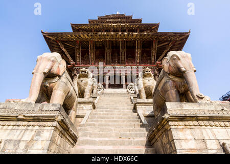 Die 5 Etagen nyatapola Tempel am tomodi Square glücklicherweise überlebt das Erdbeben 2015 Stockfoto