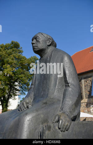 Statue, Käthe Kollwitz, Kloster Unser Lieben Frauen, Regierungsstrasse, Magdeburg, Sachen-Anhalt, Deutschland Stockfoto