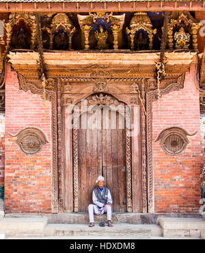 Älterer Mann in Patan Durbar Square, Nepal Stockfoto