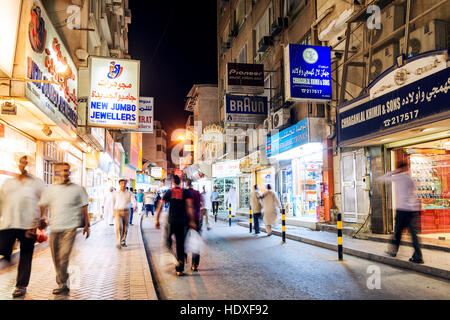 Souk Einkaufsstraße in zentralen Bahrain in Manama Stadt bei Nacht Stockfoto