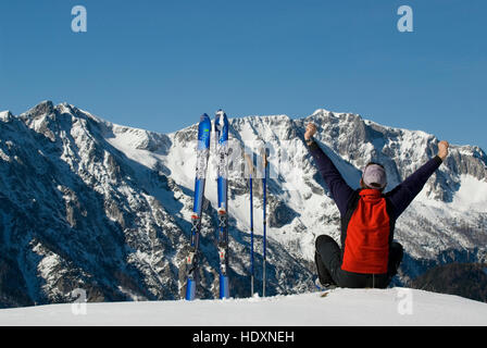 Wandern im Winter im Nationalpark Kalkalpen, Mt Hohe Nock am Rücken, Oberösterreich, Österreich, Europa Stockfoto