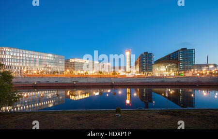 Hauptbahnhof am Abend, Berlin, Deutschland Stockfoto