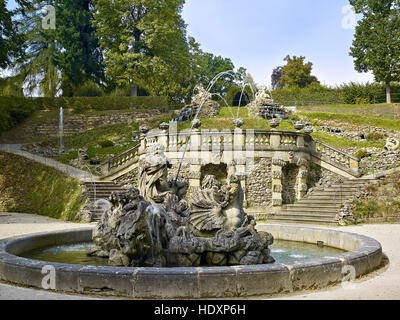 Kaskade und Neptun-Brunnen im Schloss Park Fantaisie, Eckersdorf, Upper Franconia, Bayern, Deutschland Stockfoto