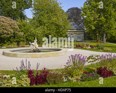 Castle Park Fantaisie mit Brunnen und Pavillon, Eckersdorf, Upper Franconia, Deutschland Stockfoto