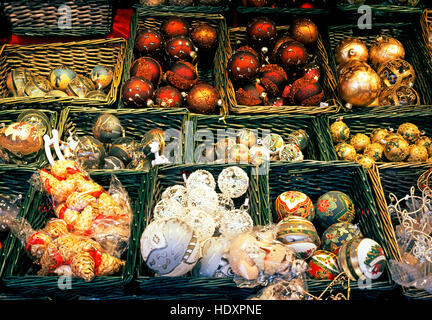 Weihnachtsmarkt am Schloss Schönbrunn, Wien, Österreich Stockfoto