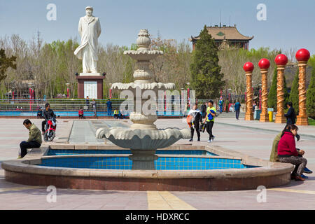 Vorsitzender Mao Statue im Park in der Nähe von Gaomiao Tempel, Zhongwei, Ningxia, China Stockfoto