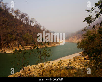 Sarda Fluss aus den Weg gehen von Tulighad, Chuka Dorf, Kumaon Hills, Uttarakhand. Indien Stockfoto