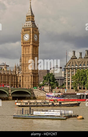 Big Ben gesehen von Fluß Themse London UK Stockfoto