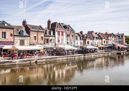 Läden und Häuser in Saint-Leu-Bezirk von Amiens. Stockfoto