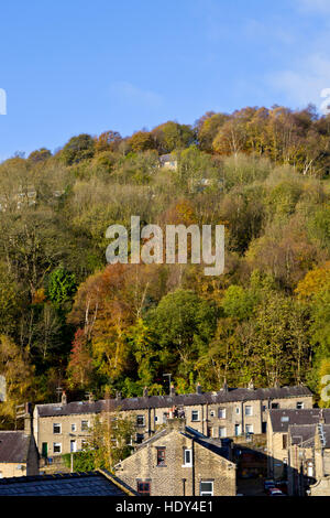 Blick auf die Yorkshire Mühle Stadt Hebden Bridge, Calderdale, West Yorkshire, England, Großbritannien Stockfoto