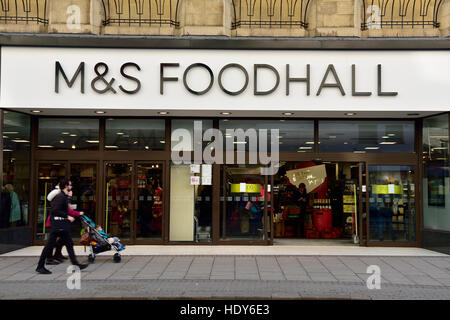 M & S Foodhall Zeichen und Shop, Broadmead, Bristol, UK Stockfoto