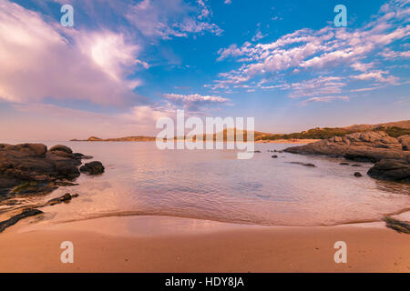 Das Meer und die unberührten Strände von Chia, Insel Sardinien, Italien. Stockfoto