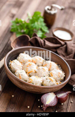 Frikadellen in Rahmsoße Stockfoto