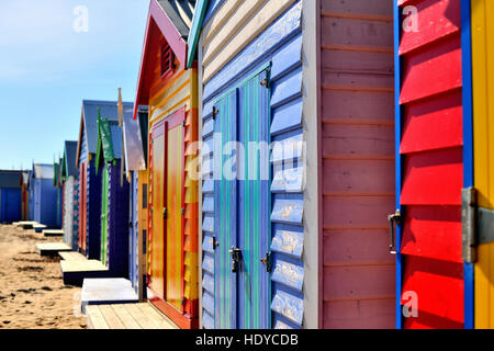 Boxen-Strandbad Brighton Häuser Stockfoto