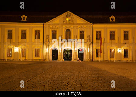 Fassade des Palazzo Residential (Residenzschloss) in der Stadt Ludwigsburg in Baden Wuerttemburg, Deutschland. Die Stadt wurde in den frühen 1700er Jahren gegründet. Stockfoto