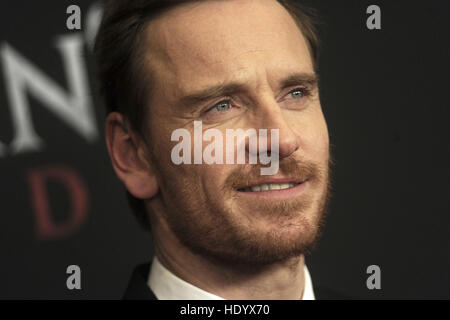 Michael Fassbender besucht die "Assassin's Creed" special screening bei AMC Empire am 13. Dezember 2016 in New York. | Verwendung Weltweit/Picture alliance Stockfoto