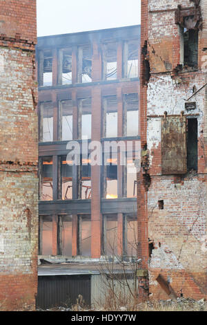 Oldham, Großbritannien. 15. Dezember 2016. Eine Mühle in Brand, Cardwell Street, Oldham, 15. Dezember 2016 Credit: Barbara Koch/Alamy Live News Stockfoto