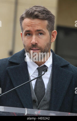 Hollywood, USAlifornia, USA. 15. Dezember 2016. Ryan Reynolds im Bild bei der feierlichen Ehrung Ryan Reynolds mit einem Stern auf Hollywood Walk von Fames am 15. Dezember 2016 in Hollywood, USAlifornia. © David Edwards/Medien Punch/Alamy Live-Nachrichten Stockfoto