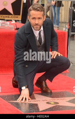 Hollywood, USAlifornia, USA. 15. Dezember 2016. Ryan Reynolds im Bild bei der feierlichen Ehrung Ryan Reynolds mit einem Stern auf Hollywood Walk von Fames am 15. Dezember 2016 in Hollywood, USAlifornia. © David Edwards/Medien Punch/Alamy Live-Nachrichten Stockfoto