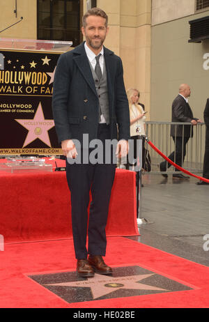 Hollywood, USAlifornia, USA. 15. Dezember 2016. Ryan Reynolds im Bild bei der feierlichen Ehrung Ryan Reynolds mit einem Stern auf Hollywood Walk von Fames am 15. Dezember 2016 in Hollywood, USAlifornia. © David Edwards/Medien Punch/Alamy Live-Nachrichten Stockfoto