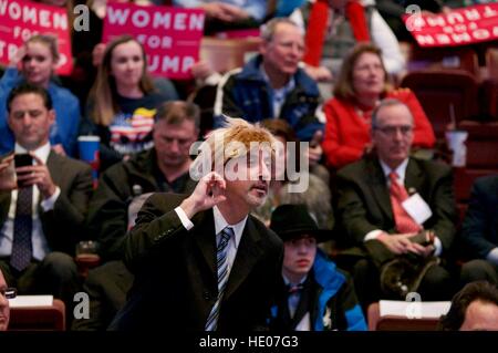 Hershey, Pennsyvlania, USA. 15. Dezember 2016. Gewählter Präsident Donald Trump und nachdem Mike Pence halten ein nach den Wahlen danke Tour Event im Giant Center in Hershey, PA. Bildnachweis: Bastiaan Slabbers/Alamy Live-Nachrichten Stockfoto