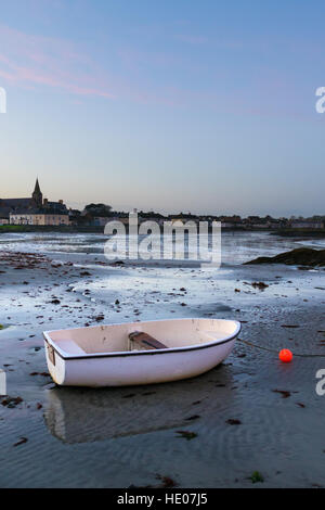 Ballywalter, Co. Down, N Irland, UK 16. Dezember 2016. Nach einem nassen und miserablen Start in den Tag löscht das Wetter für einen hellen Abend an der östlichen Küste von Nordirland. Bildnachweis: Gary Telford/Alamy Live News Stockfoto