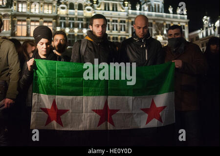 Brüssel, Belgien. 15. Dezember 2016. In der Folge in Solidarität mit den Menschen in Aleppo fand eine Minute des Schweigens. © Frederik Sadones/Pacific Press/Alamy Live-Nachrichten Stockfoto