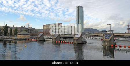 Königin-Elisabeth-Brücke, Lagan Waterside, Belfast, Nordirland, Vereinigtes Königreich Stockfoto