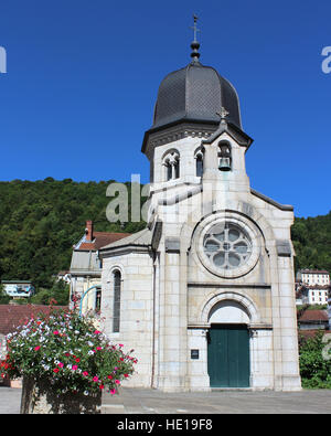 Außenansicht der Kapelle Carmes in Saint-Claude, in der Jura-Region Frankreichs. Stockfoto