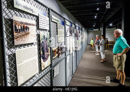 St. Saint Petersburg Florida, Florida Holocaust Museum, innen, Ausstellungsausstellung Sammlung Konzentrationslager Lager, FL161129094 Stockfoto