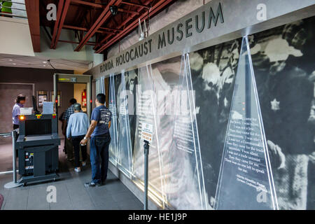 St. Saint Petersburg Florida, Florida Holocaust Museum, innen, Ausstellungsausstellung Sammlung Sicherheit, Metalldetektor, FL161129097 Stockfoto