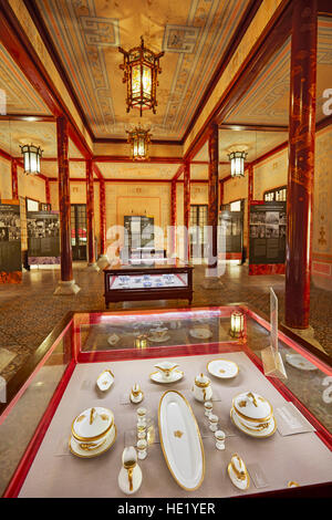 Inneren des Gebäudes Ta Vu im Can Chanh Palace (Palast der Zielgruppen). Kaiserstadt Hue, Vietnam. Stockfoto